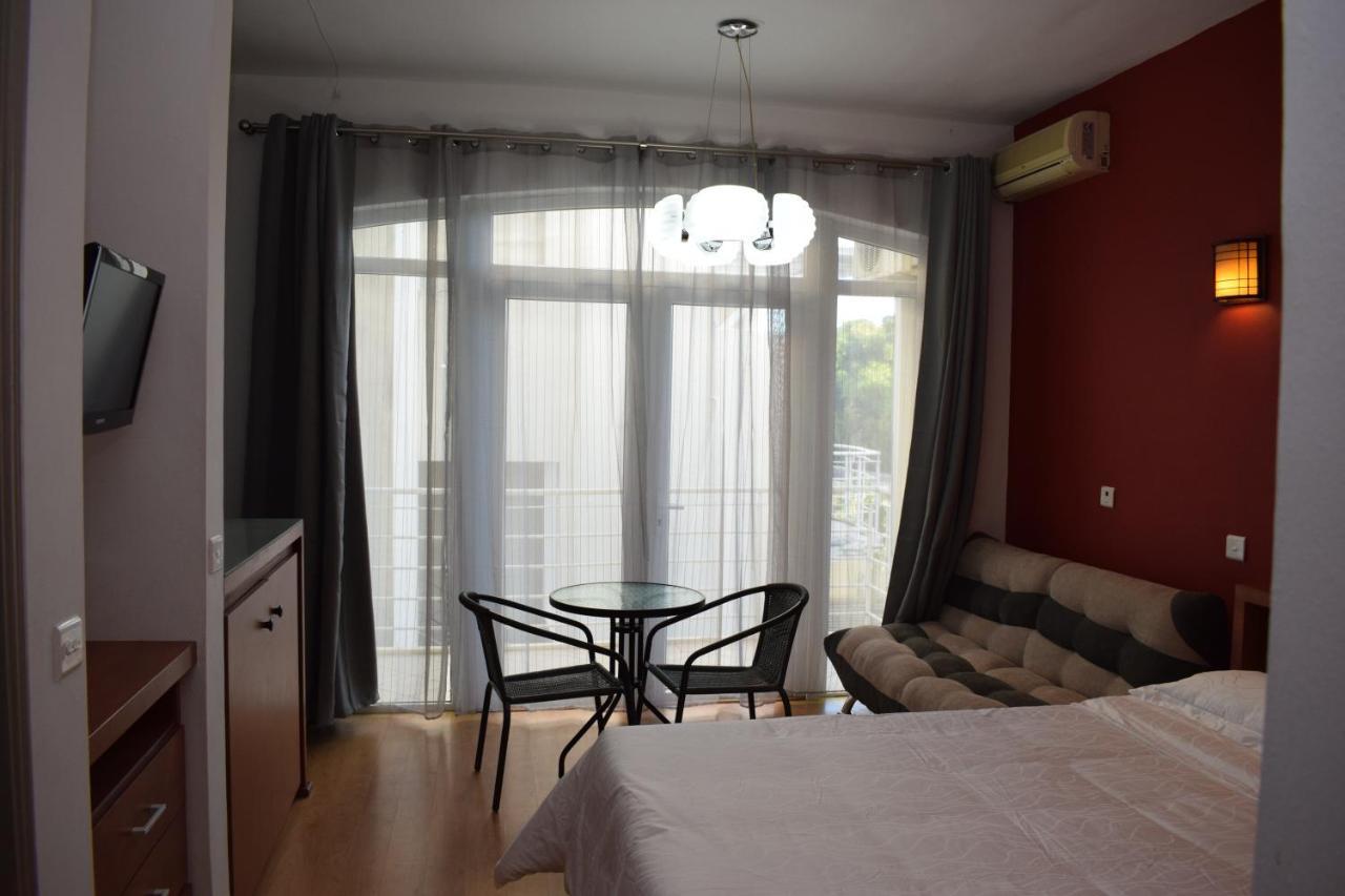 Ocean Drive Studio - Opposite The Beach Grand-Baie Eksteriør bilde